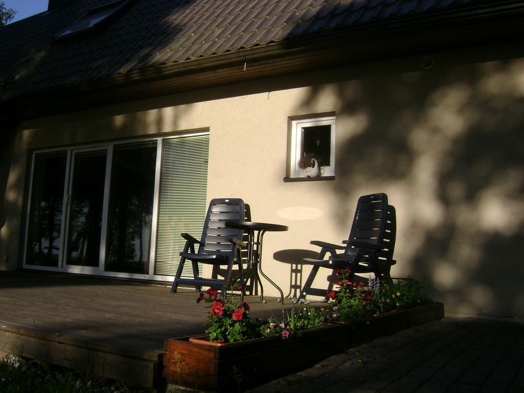 Mere Holiday House Salme Esterno foto