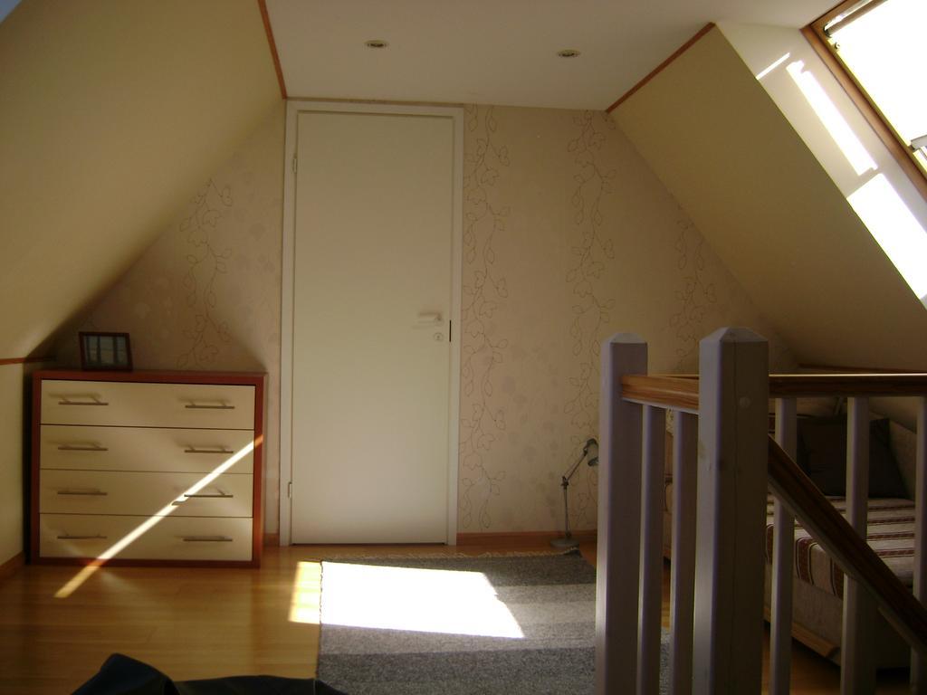 Mere Holiday House Salme Esterno foto